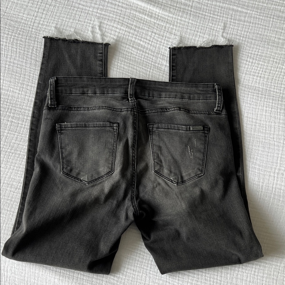 NWOT* • STS Blue Emma Distressed Denim Crop • Size 28 👖*one FLAW (please read) - Picture 4 of 15